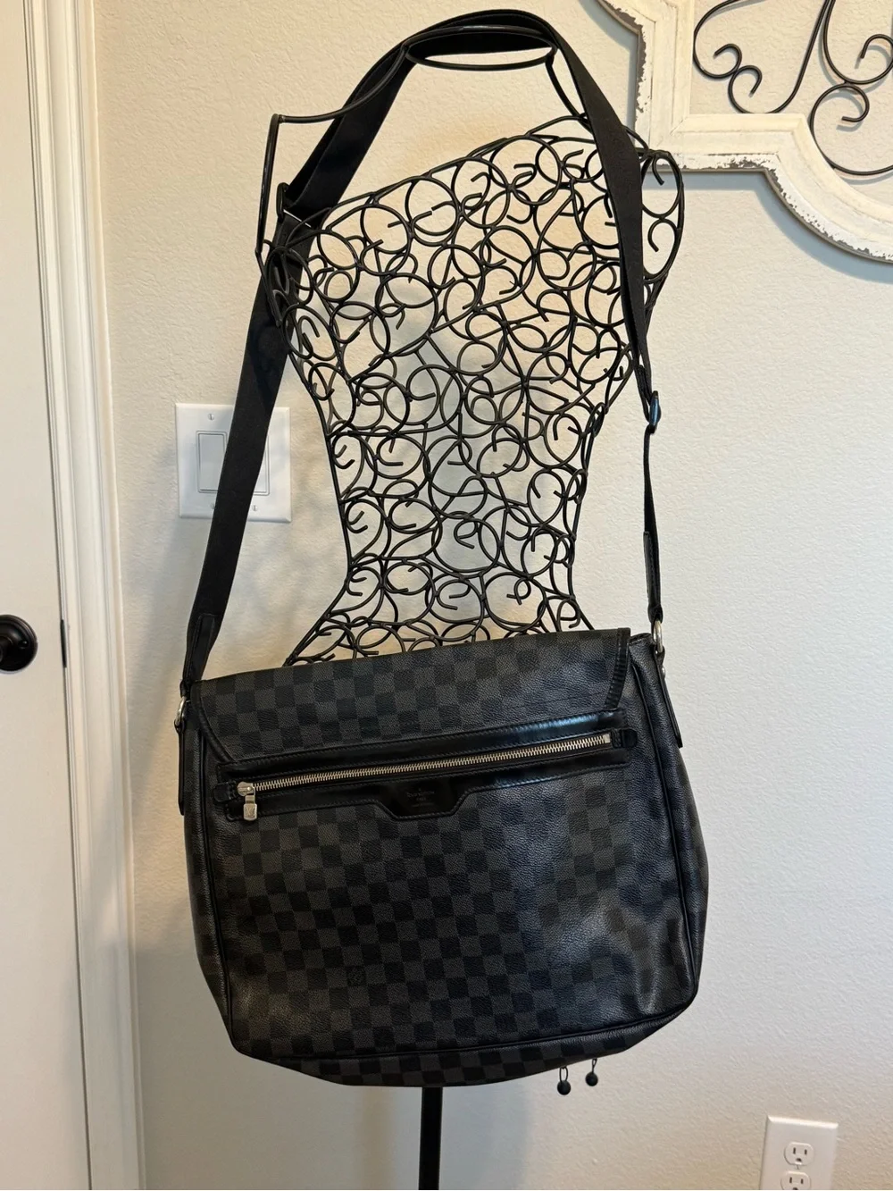 Louis Vuitton classic louis